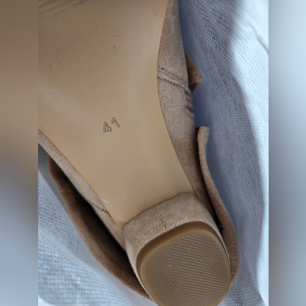 Edyisa Lavista Beige Slouchy Suede Knee High Heeled Boots - Picture 5 of 7